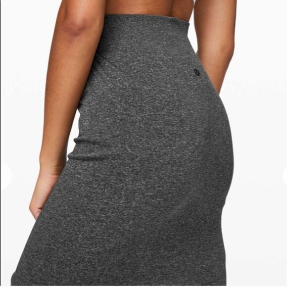 Lululemon Boulevard Bliss Skirt 8 Black White Travel Stretch Ruched Hem … - Picture 3 of 10